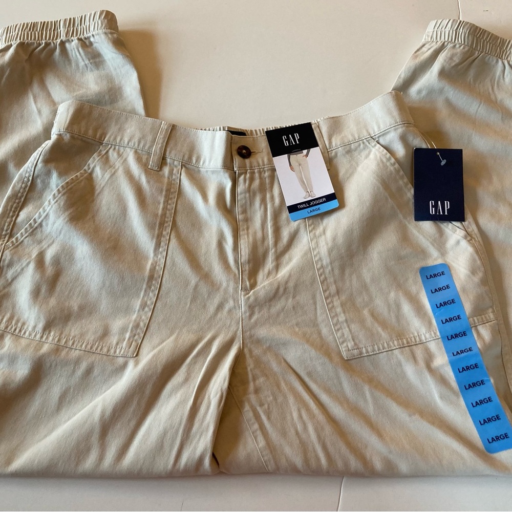 Woman Gap large twill jogger